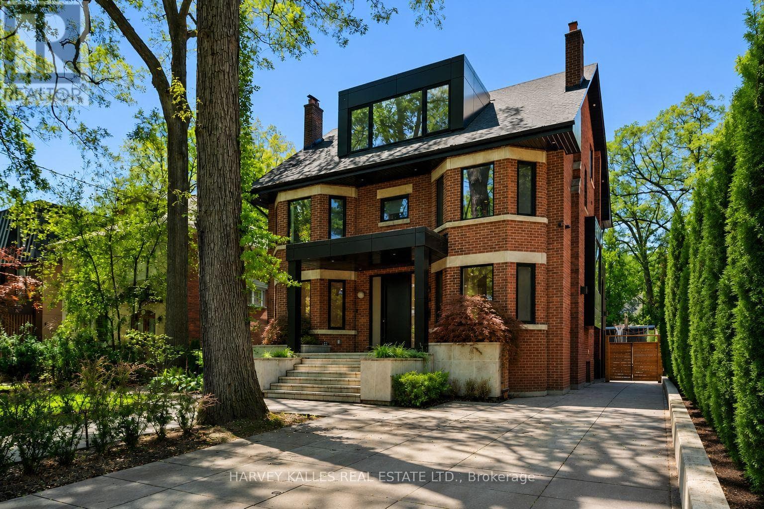 128 Lyndhurst Avenue
