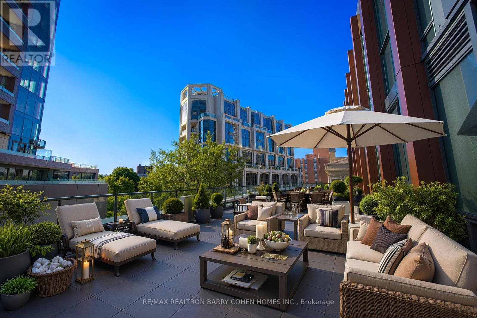 303- 32 Davenport Road