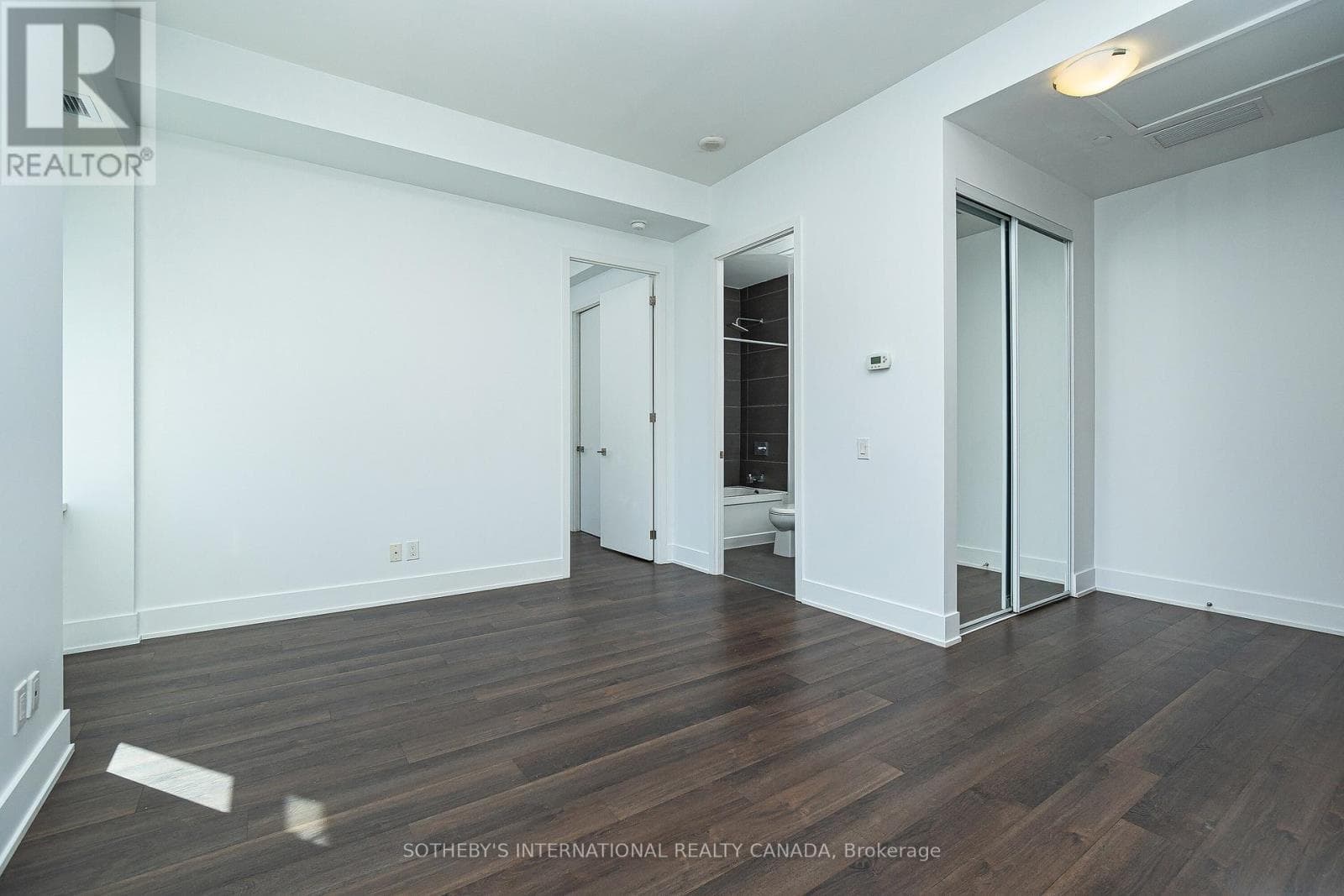 Single Family at 406- 111 St Clair Avenue, Toronto (Yonge-St. Clair), Ontario - Photo 10 - RE/MAX Garden City Realty