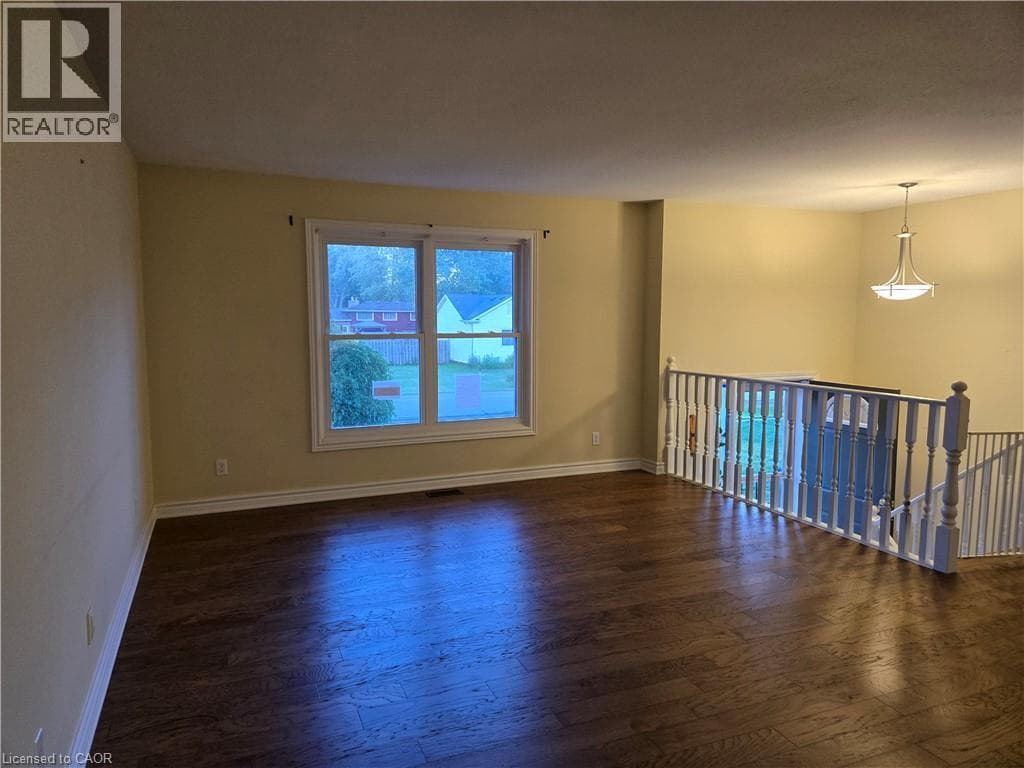 Single Family at 697 FERNDALE Avenue, Fort Erie, Ontario - Photo 7 - RE/MAX Garden City Realty