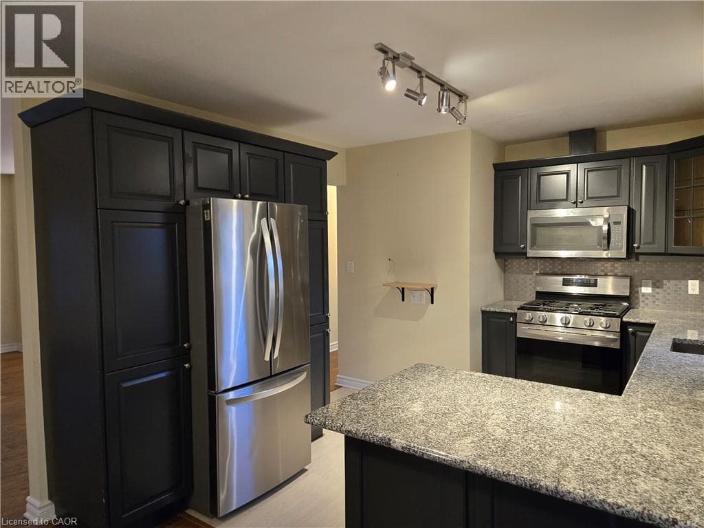 Single Family at 697 FERNDALE Avenue, Fort Erie, Ontario - Photo 10 - RE/MAX Garden City Realty