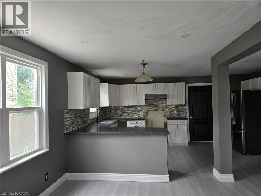 Single Family at 6269 FRANKLIN Avenue, Niagara Falls, Ontario - Photo 2 - RE/MAX Garden City Realty