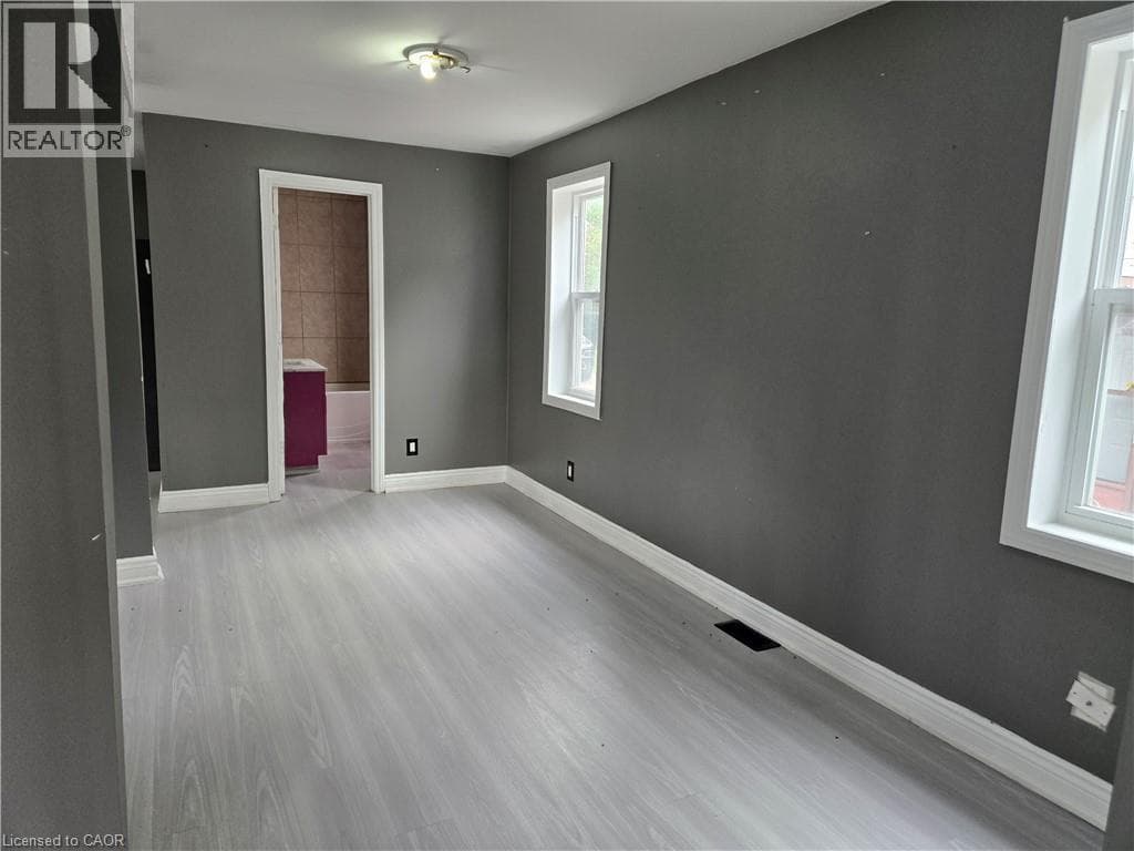 Single Family at 6269 FRANKLIN Avenue, Niagara Falls, Ontario - Photo 7 - RE/MAX Garden City Realty