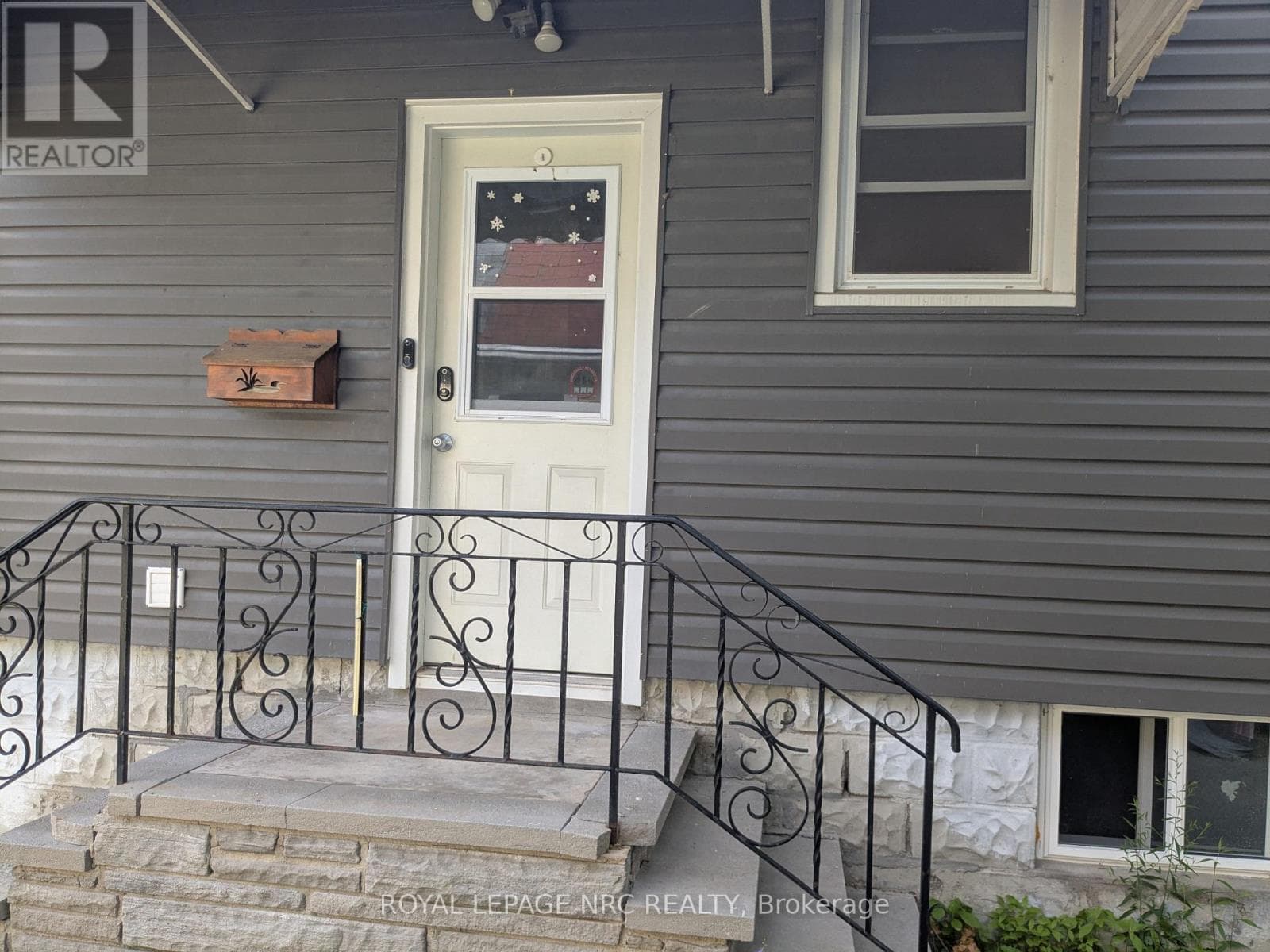 Lower- 187 Neff Street