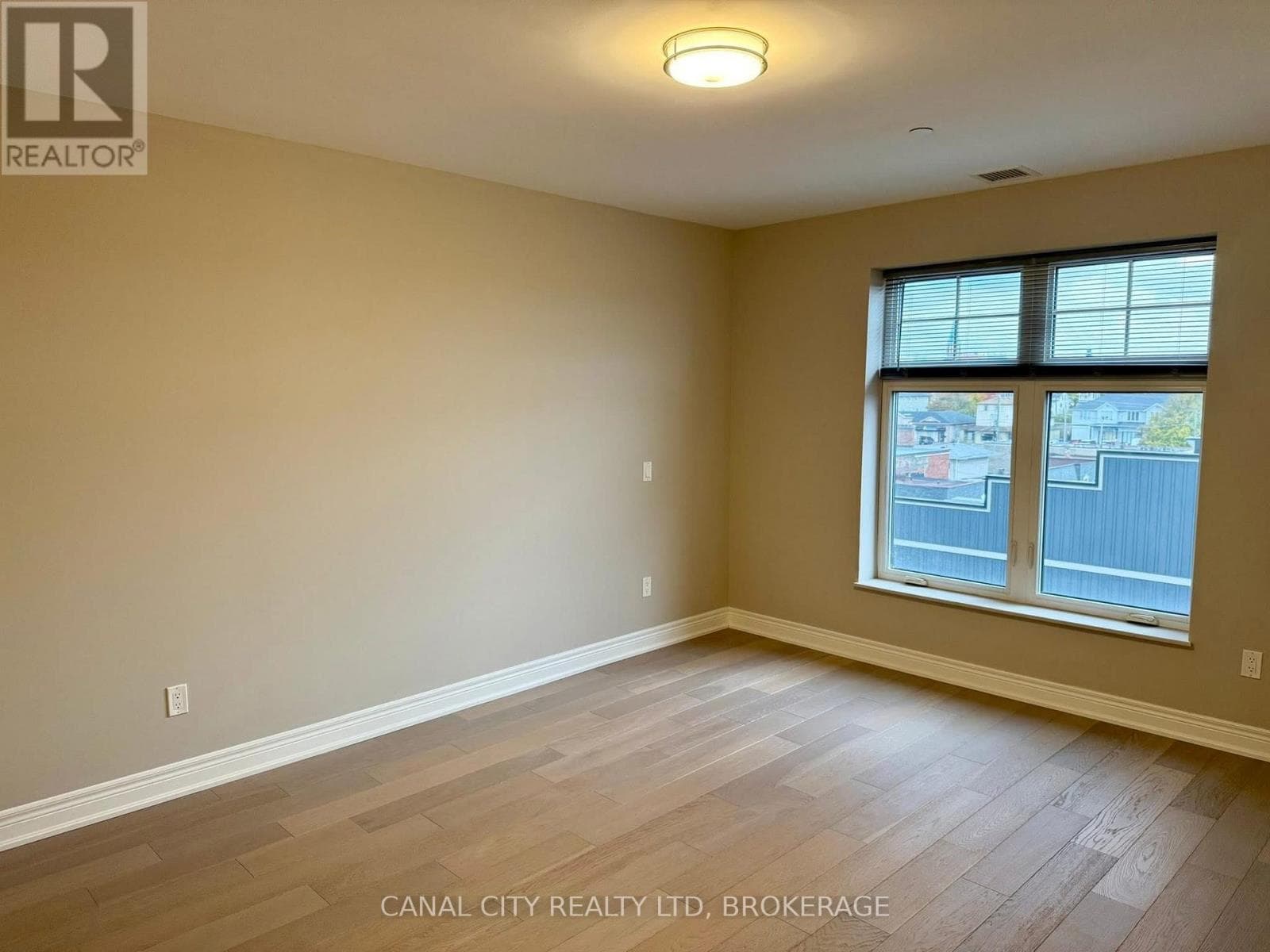 Single Family at 304- 10 Albert Street, Thorold (Thorold Downtown), Ontario - Photo 10 - RE/MAX Garden City Realty