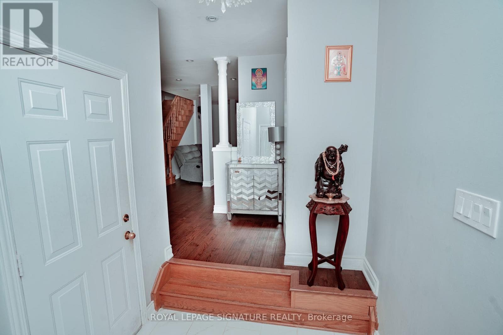 Single Family at 945 Mandolin Place, Mississauga (Meadowvale Village), Ontario - Photo 2 - RE/MAX Garden City Realty