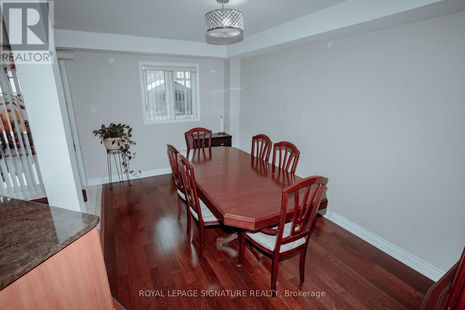 Single Family at 945 Mandolin Place, Mississauga (Meadowvale Village), Ontario - Photo 8 - RE/MAX Garden City Realty