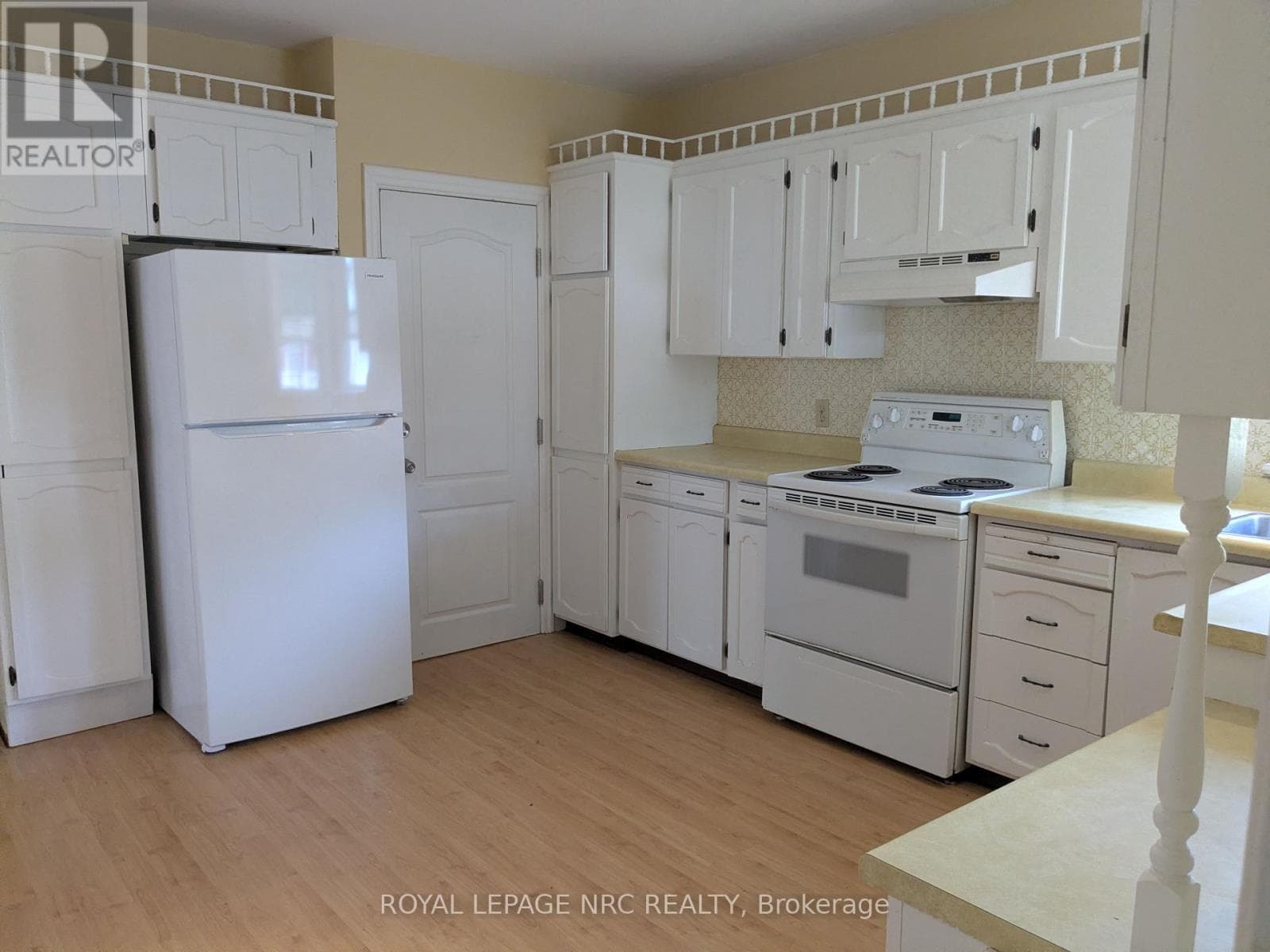 Single Family at Upper- 187 Neff Street, Port Colborne (Main Street), Ontario - Photo 7 - RE/MAX Garden City Realty