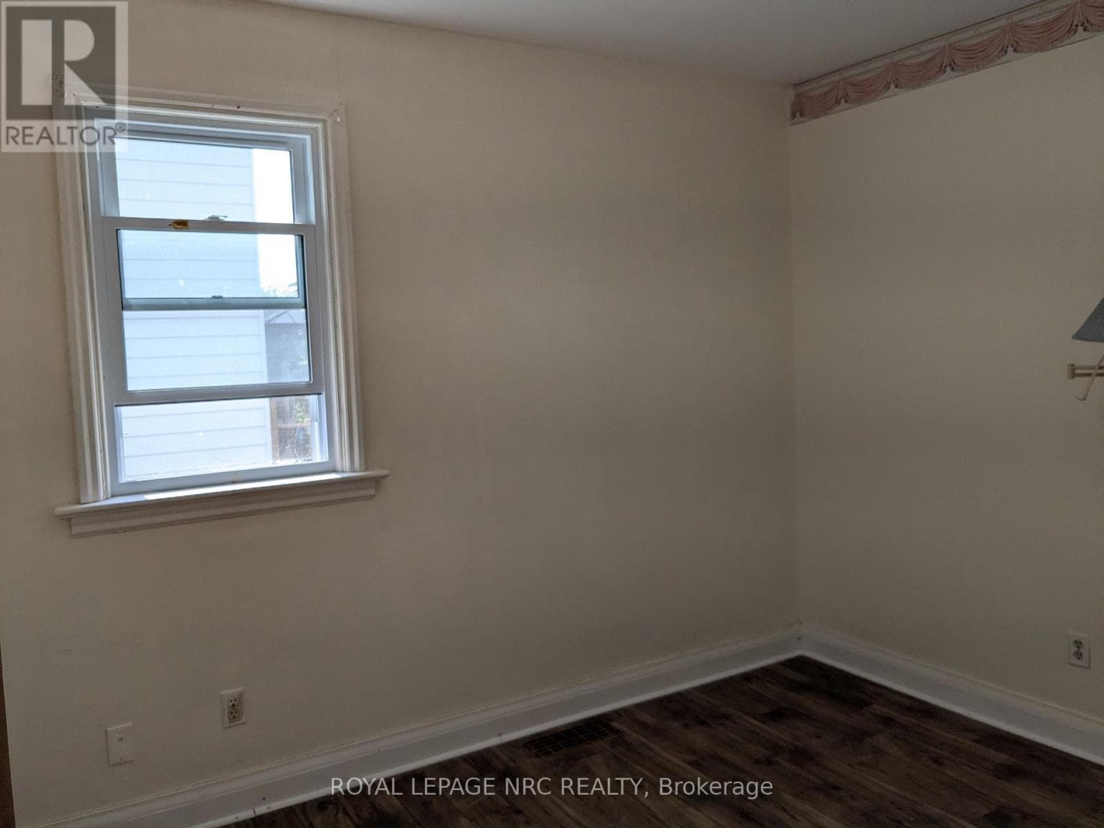 Single Family at Upper- 187 Neff Street, Port Colborne (Main Street), Ontario - Photo 10 - RE/MAX Garden City Realty