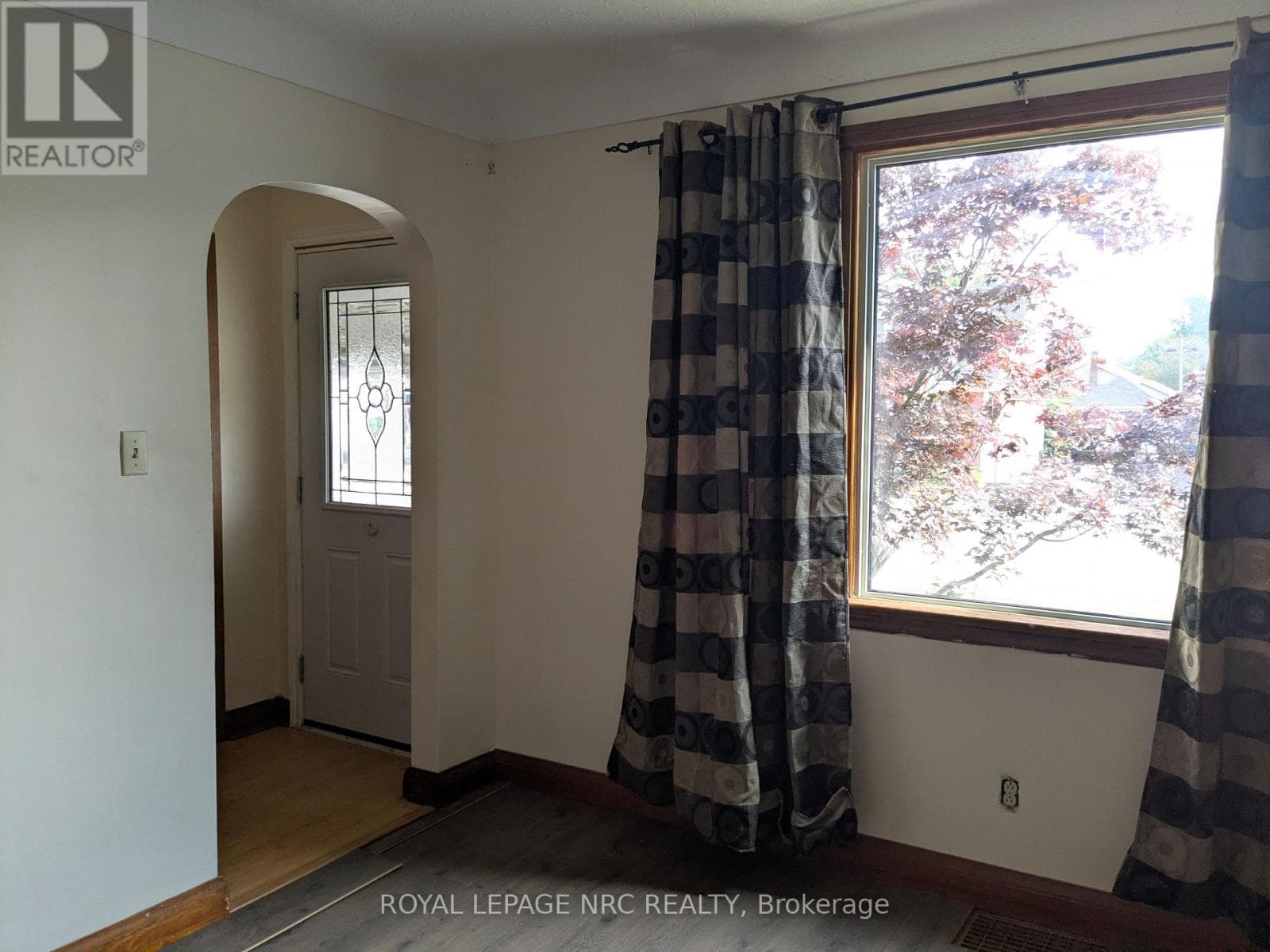 Single Family at Upper- 187 Neff Street, Port Colborne (Main Street), Ontario - Photo 3 - RE/MAX Garden City Realty
