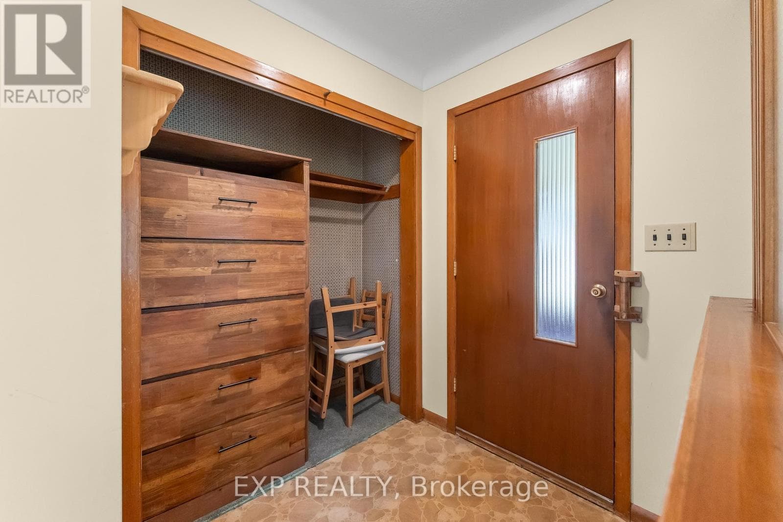 Single Family at 186A Lakeshore Road, St. Catharines (Vine/Linwell), Ontario - Photo 7 - RE/MAX Garden City Realty