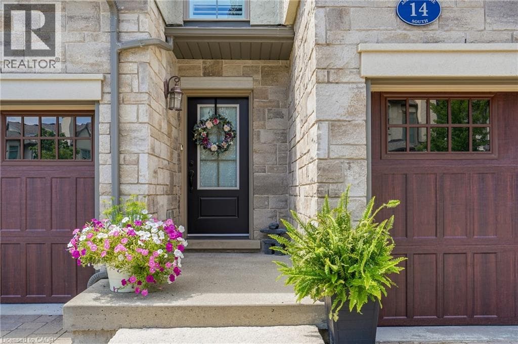 Single Family at 14 ABERDEEN Lane, Niagara-on-the-Lake, Ontario - Photo 7 - RE/MAX Garden City Realty