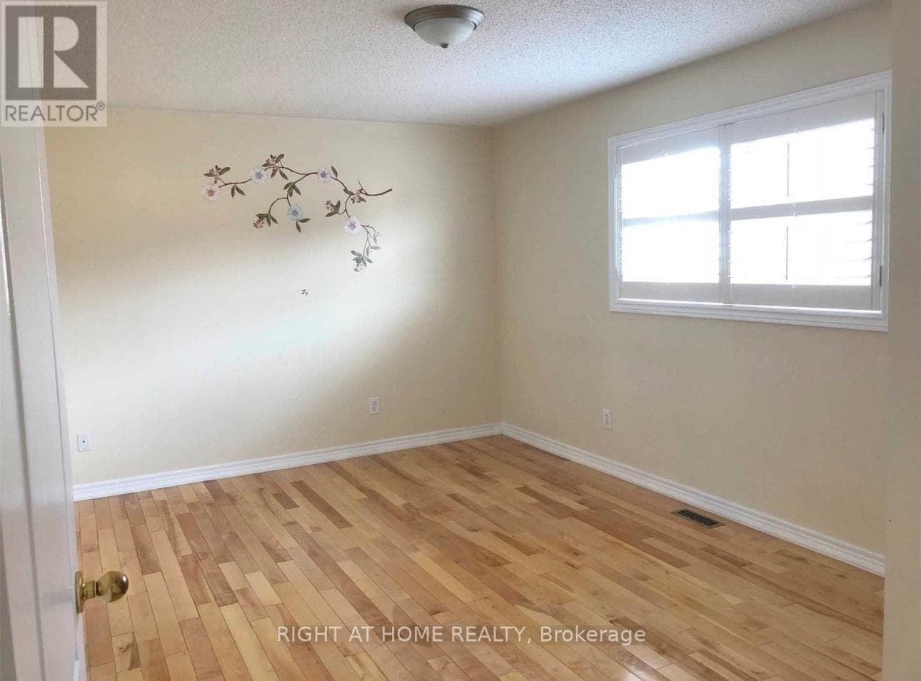 Single Family at Main- 35 Native Trail, Vaughan (Vellore Village), Ontario - Photo 3 - RE/MAX Garden City Realty