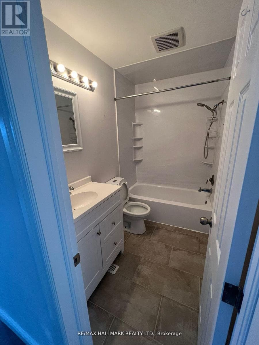Single Family at Main- 261 Wellington Street, Barrie (Codrington), Ontario - Photo 5 - RE/MAX Garden City Realty