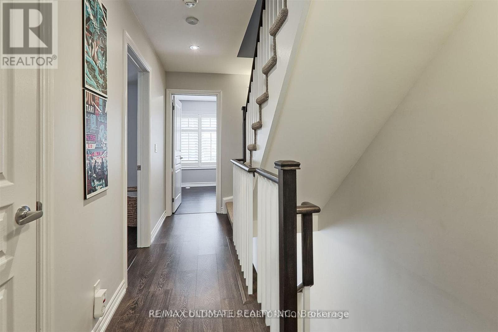 Single Family at 31- 70 Eastwood Park Gardens, Toronto (Long Branch), Ontario - Photo 6 - RE/MAX Garden City Realty