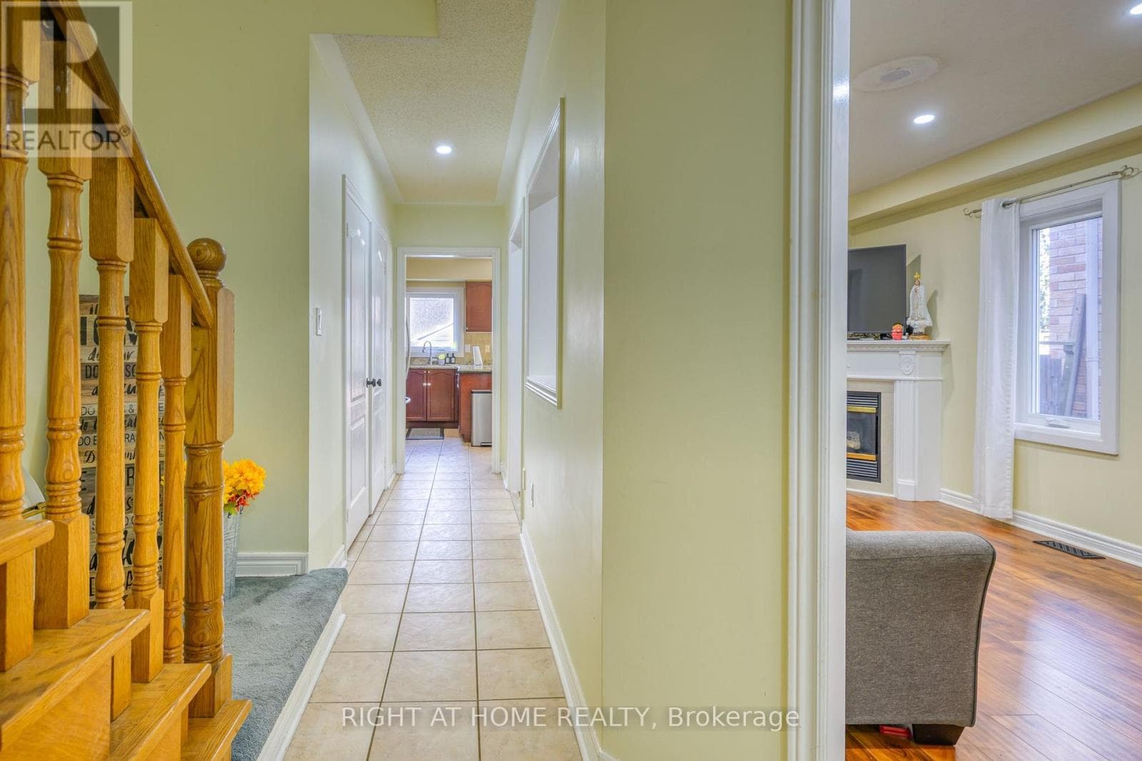 Single Family at 6683 Opera Glass Crescent, Mississauga (Meadowvale Village), Ontario - Photo 10 - RE/MAX Garden City Realty