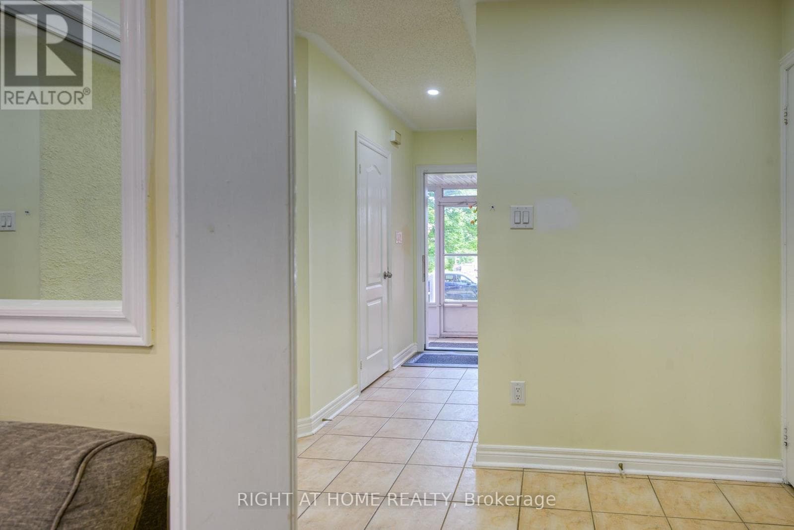 Single Family at 6683 Opera Glass Crescent, Mississauga (Meadowvale Village), Ontario - Photo 4 - RE/MAX Garden City Realty