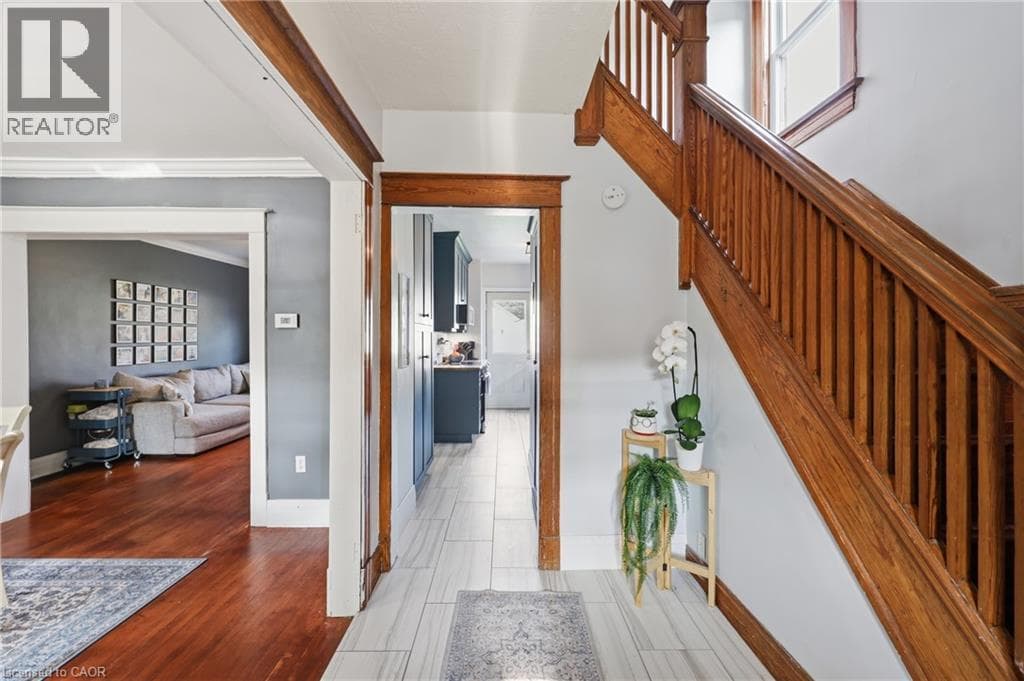 Single Family at 52 BERRYMAN Avenue, St. Catharines, Ontario - Photo 6 - RE/MAX Garden City Realty