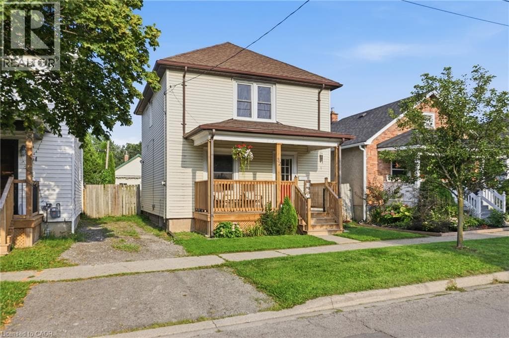 Single Family at 52 BERRYMAN Avenue, St. Catharines, Ontario - Photo 2 - RE/MAX Garden City Realty