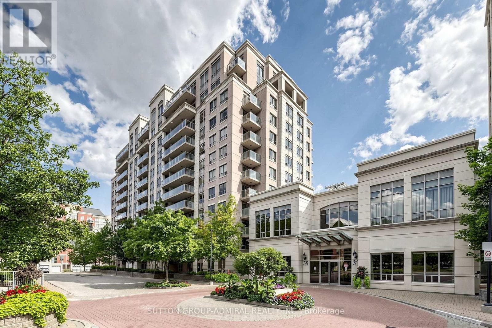 210- 39 Galleria Parkway