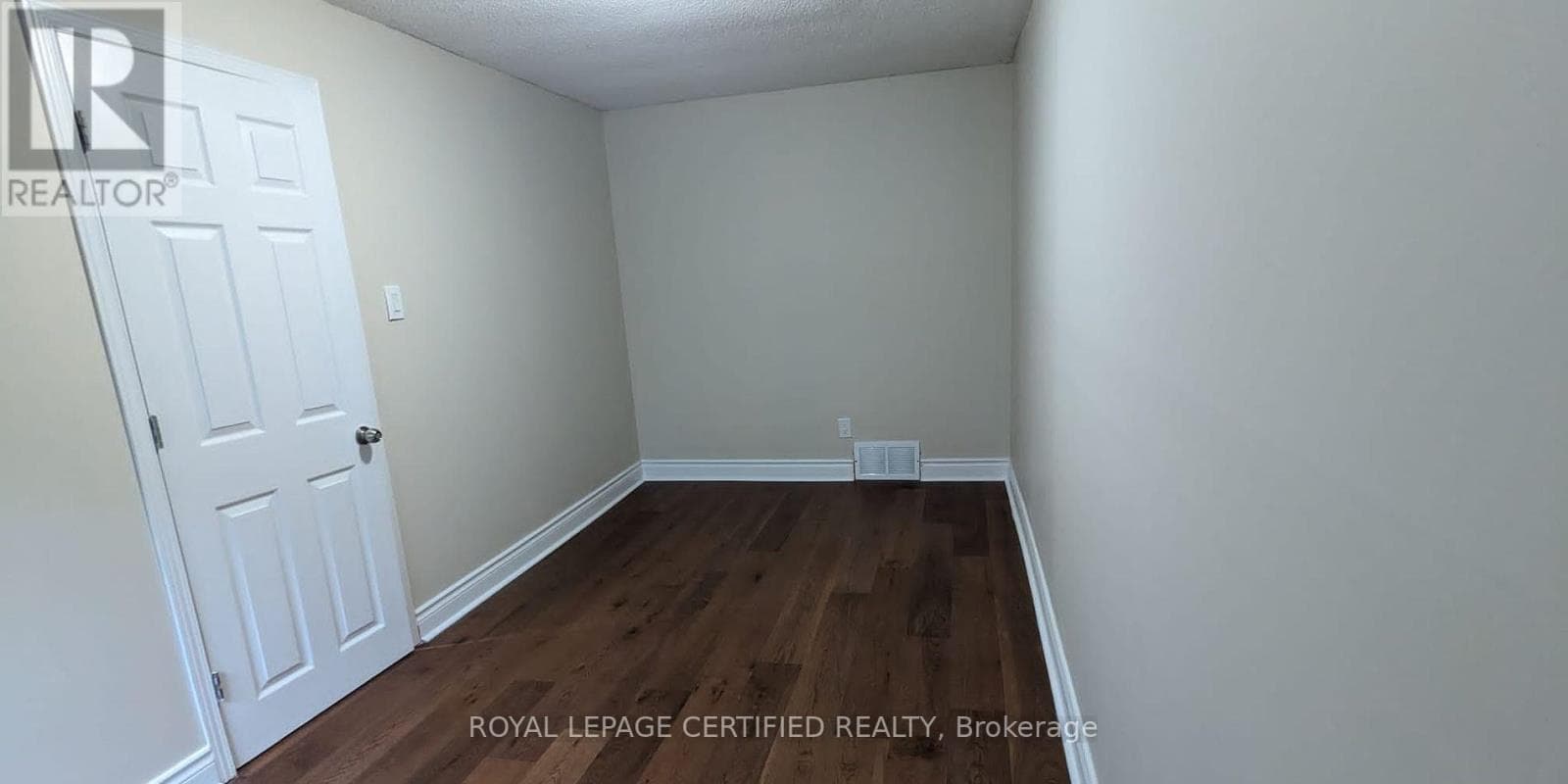 Single Family at 1468 Dundas Crescent, Mississauga (Erindale), Ontario - Photo 3 - RE/MAX Garden City Realty