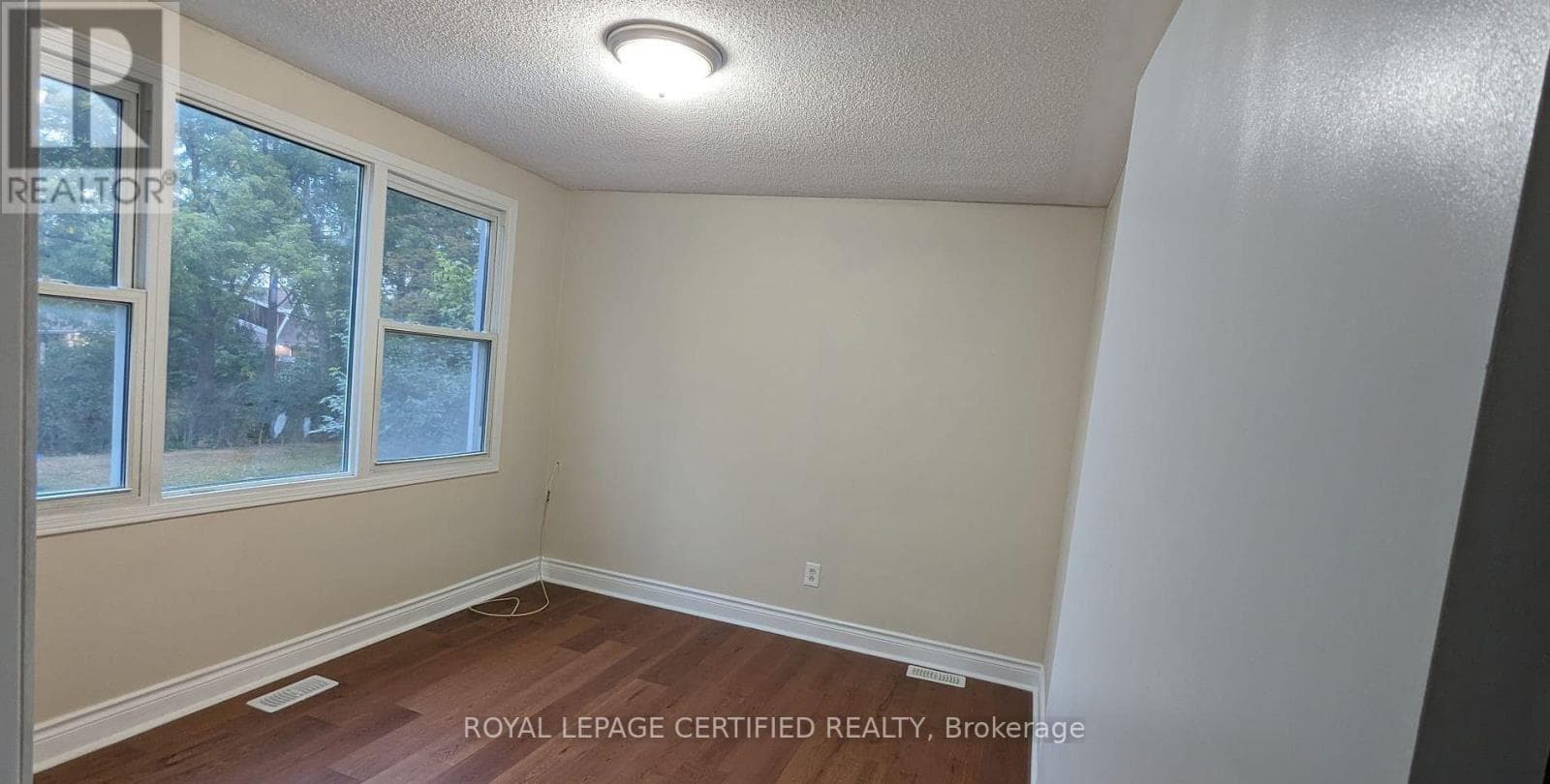 Single Family at 1468 Dundas Crescent, Mississauga (Erindale), Ontario - Photo 4 - RE/MAX Garden City Realty