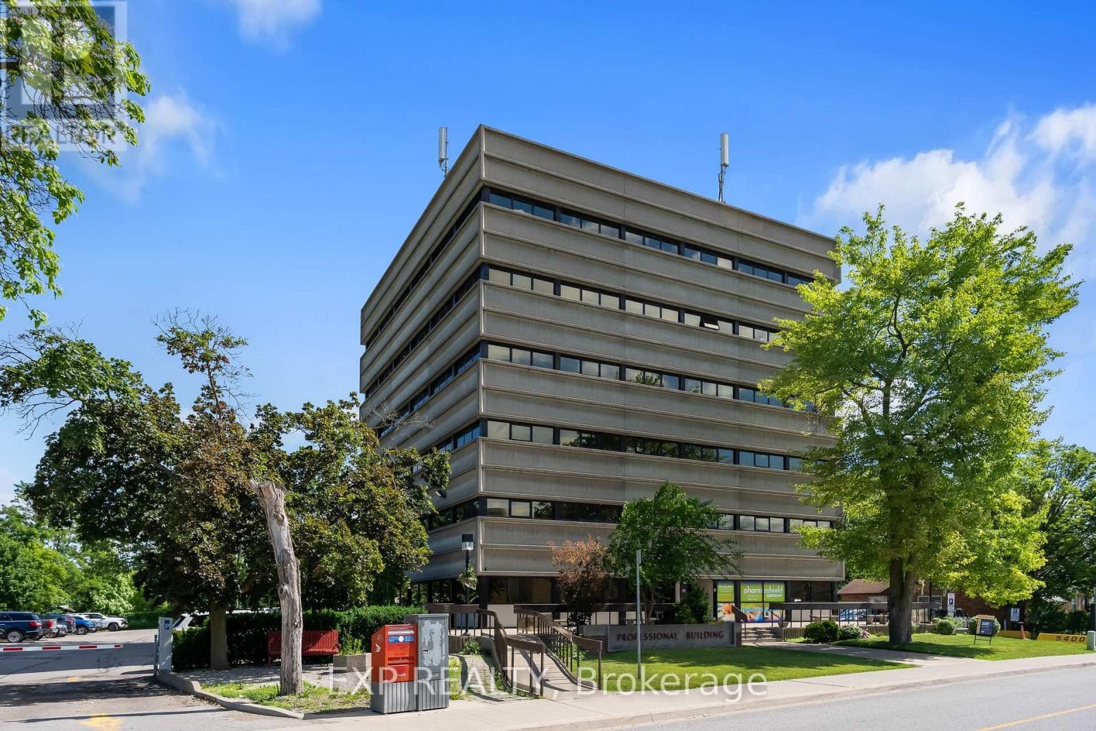 603-604- 5400 Portage Road