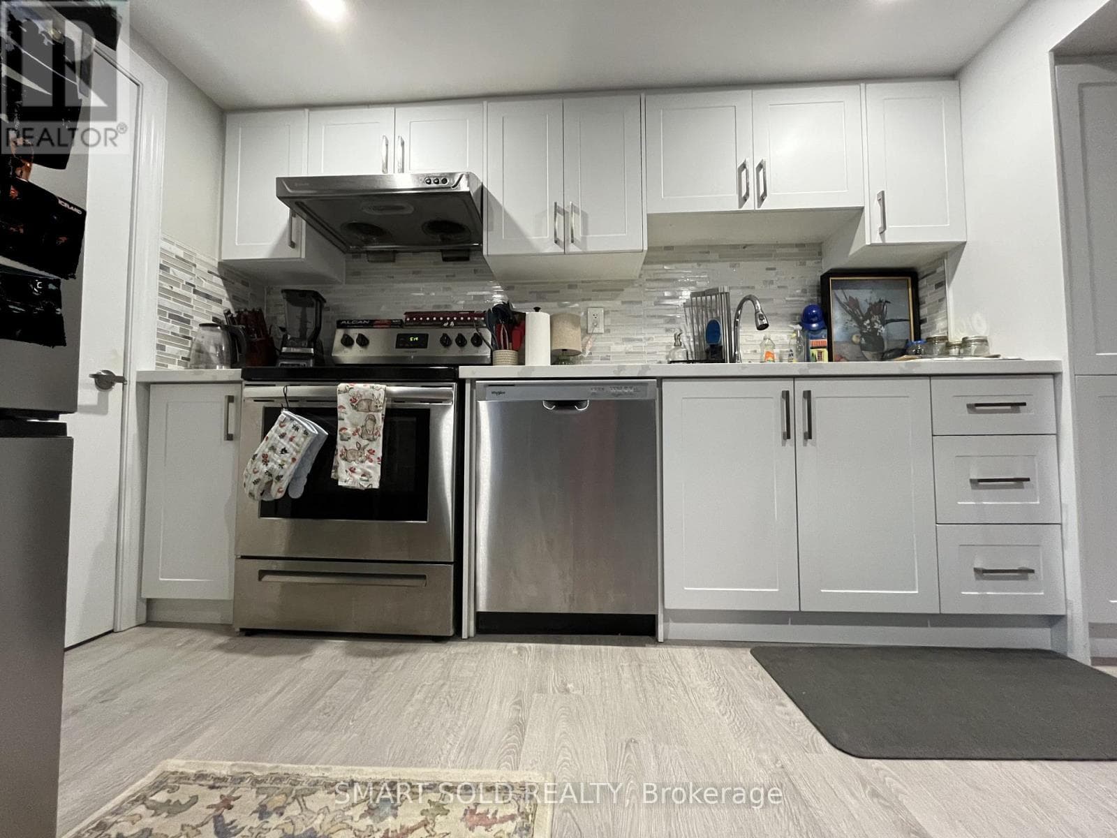 Single Family at Lower- 52 Monkswood Crescent, Newmarket (Central Newmarket), Ontario - Photo 2 - RE/MAX Garden City Realty