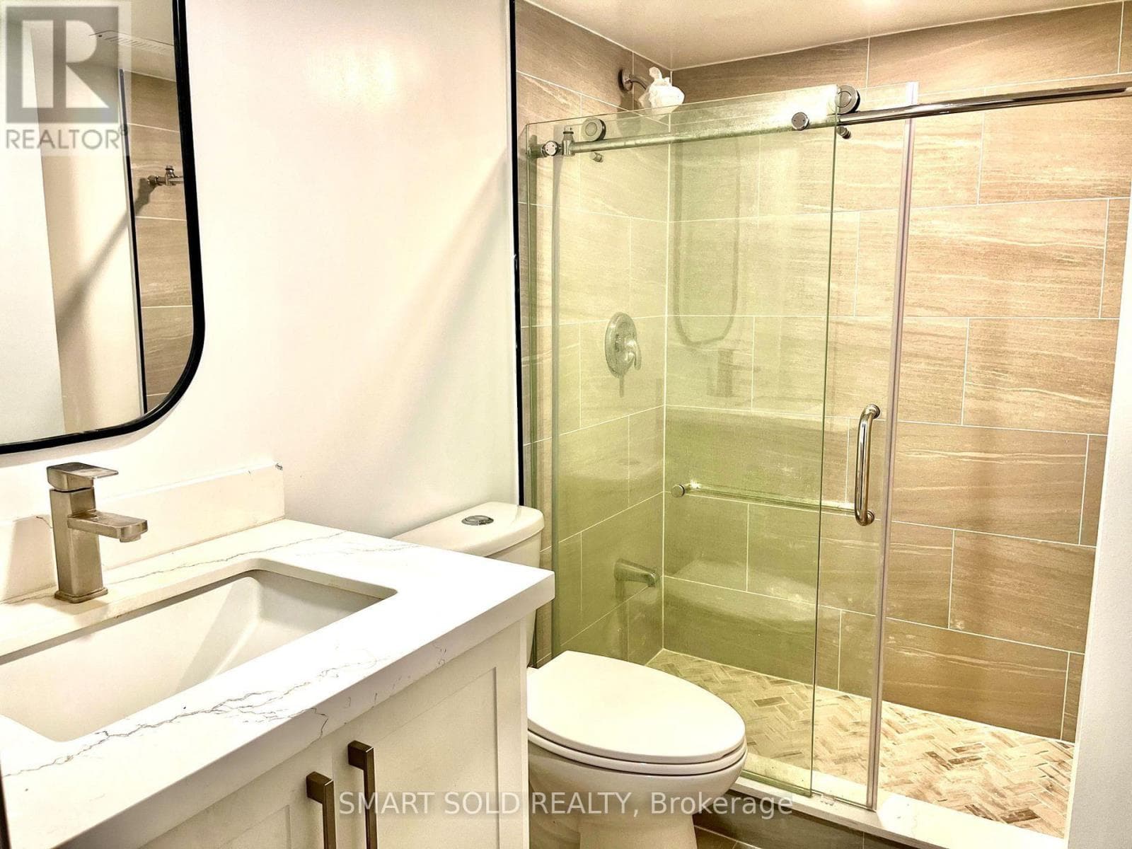 Single Family at Lower- 52 Monkswood Crescent, Newmarket (Central Newmarket), Ontario - Photo 3 - RE/MAX Garden City Realty