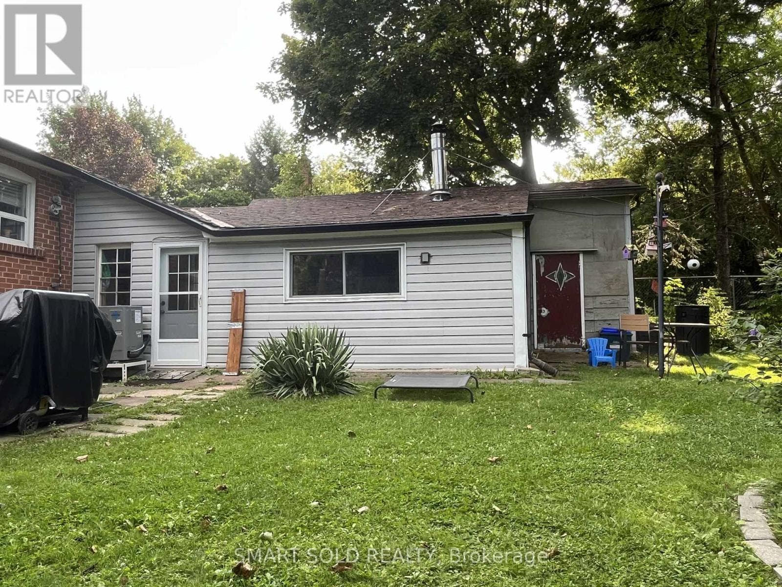 Single Family at Lower- 52 Monkswood Crescent, Newmarket (Central Newmarket), Ontario - Photo 6 - RE/MAX Garden City Realty