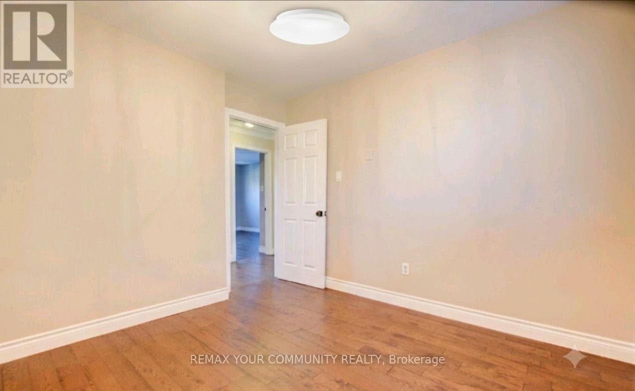 Single Family at 372 Dixon Boulevard, Newmarket (Central Newmarket), Ontario - Photo 10 - RE/MAX Garden City Realty