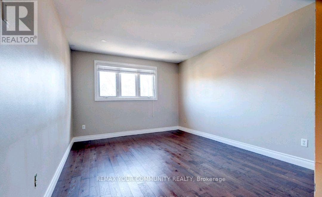 Single Family at 372 Dixon Boulevard, Newmarket (Central Newmarket), Ontario - Photo 9 - RE/MAX Garden City Realty