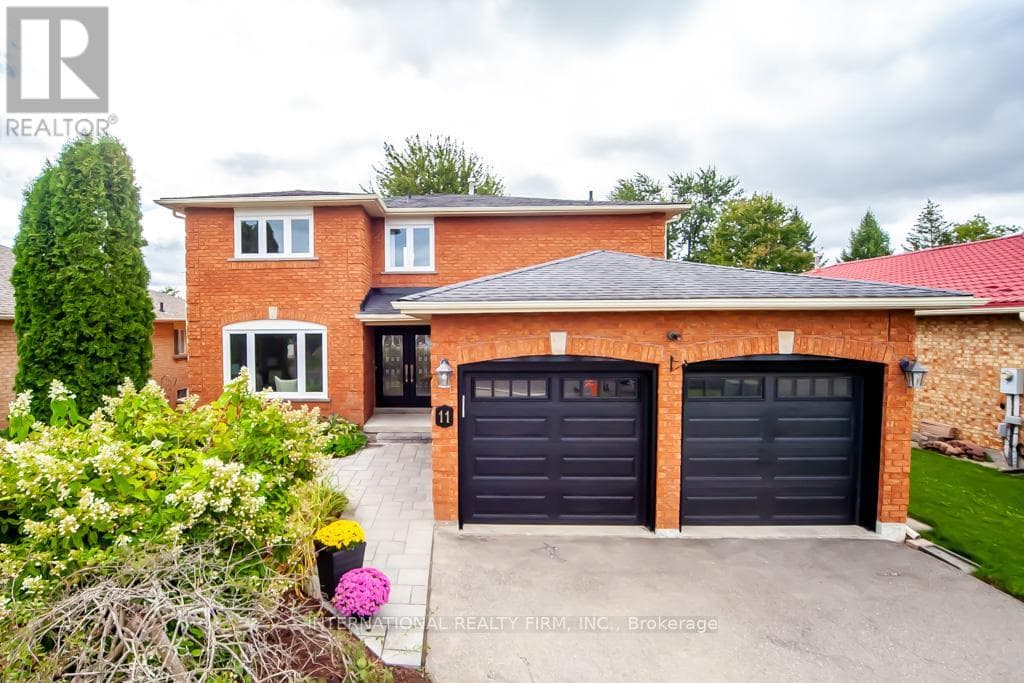 Single Family at Lower- 11 Coates Crescent, Richmond Hill (Oak Ridges Lake Wilcox), Ontario - Photo 2 - RE/MAX Garden City Realty