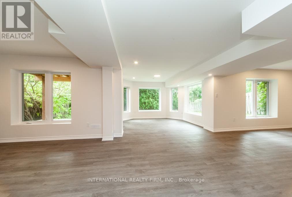 Single Family at Lower- 11 Coates Crescent, Richmond Hill (Oak Ridges Lake Wilcox), Ontario - Photo 3 - RE/MAX Garden City Realty