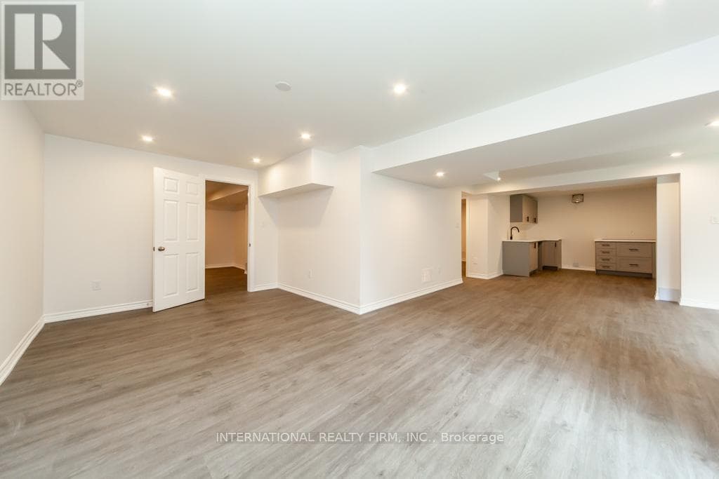 Single Family at Lower- 11 Coates Crescent, Richmond Hill (Oak Ridges Lake Wilcox), Ontario - Photo 8 - RE/MAX Garden City Realty