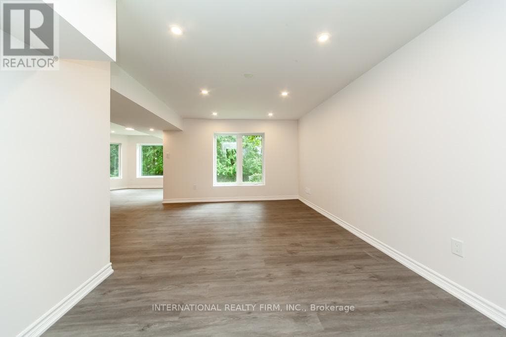 Single Family at Lower- 11 Coates Crescent, Richmond Hill (Oak Ridges Lake Wilcox), Ontario - Photo 9 - RE/MAX Garden City Realty