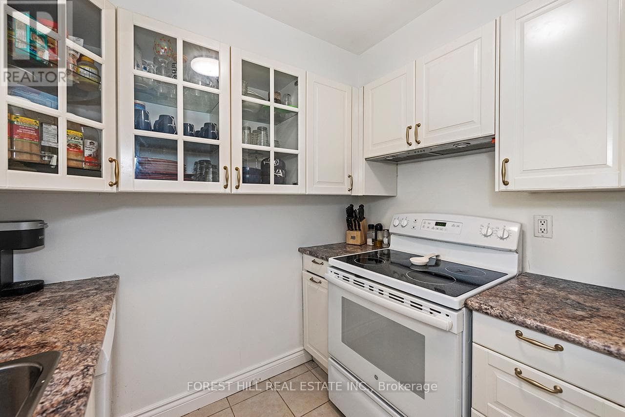 Single Family at 510- 3 Hickory Tree Road, Toronto (Weston), Ontario - Photo 6 - RE/MAX Garden City Realty