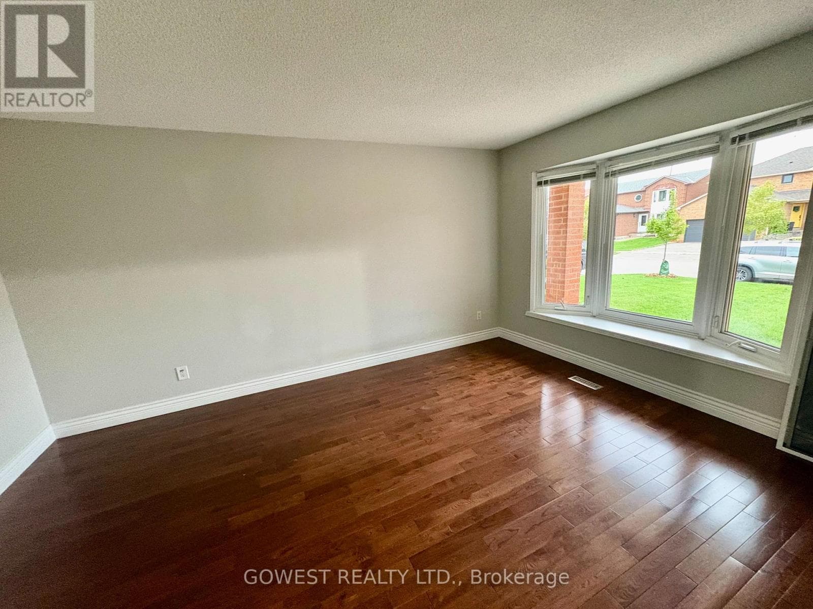 Single Family at 4138 Independence Avenue, Mississauga (Rathwood), Ontario - Photo 4 - RE/MAX Garden City Realty
