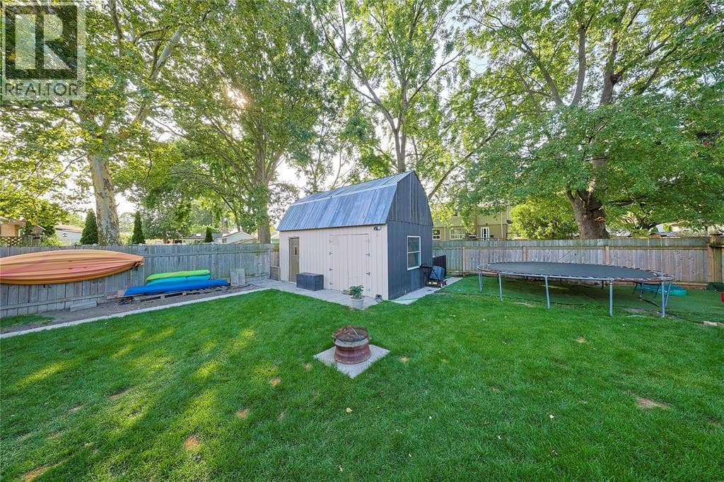 Single Family at 1043 Talfourd Street, Sarnia, Ontario - Photo 9 - RE/MAX Garden City Realty