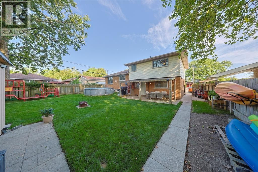 Single Family at 1043 Talfourd Street, Sarnia, Ontario - Photo 6 - RE/MAX Garden City Realty