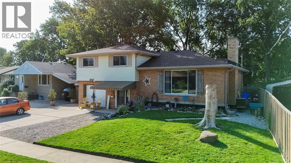 Single Family at 1043 Talfourd Street, Sarnia, Ontario - Photo 2 - RE/MAX Garden City Realty