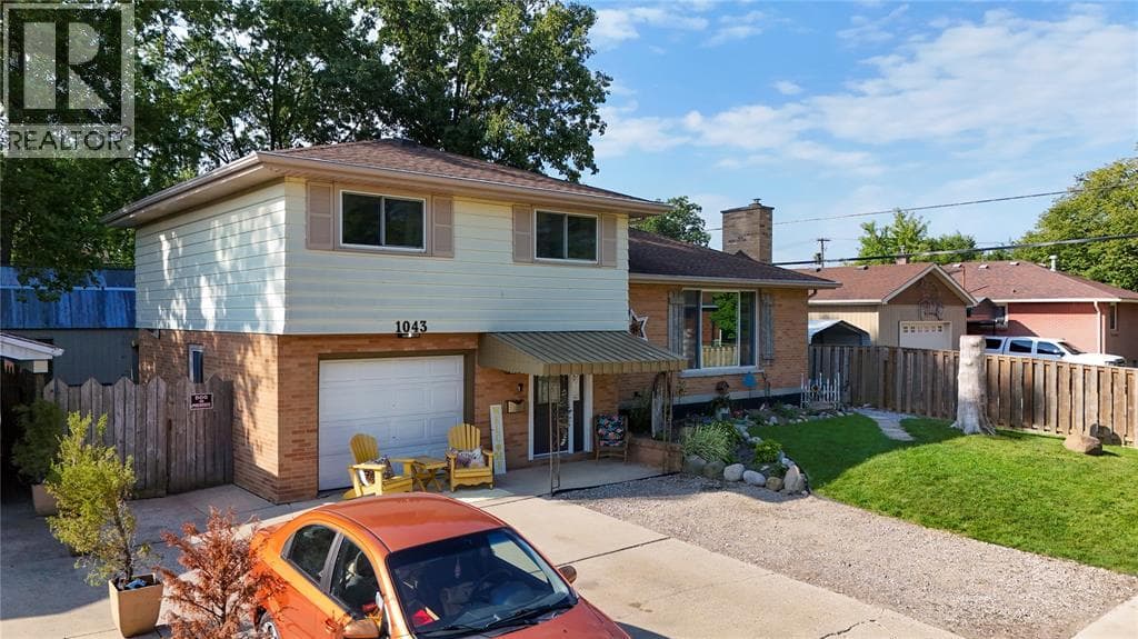 Single Family at 1043 Talfourd Street, Sarnia, Ontario - Photo 3 - RE/MAX Garden City Realty