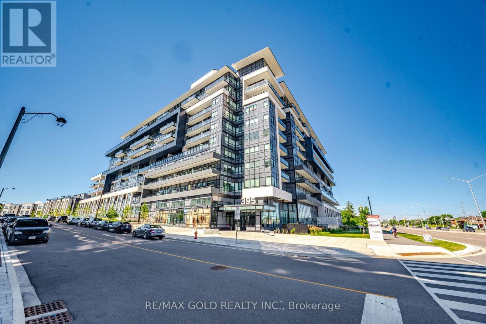 243- 395 Dundas Street