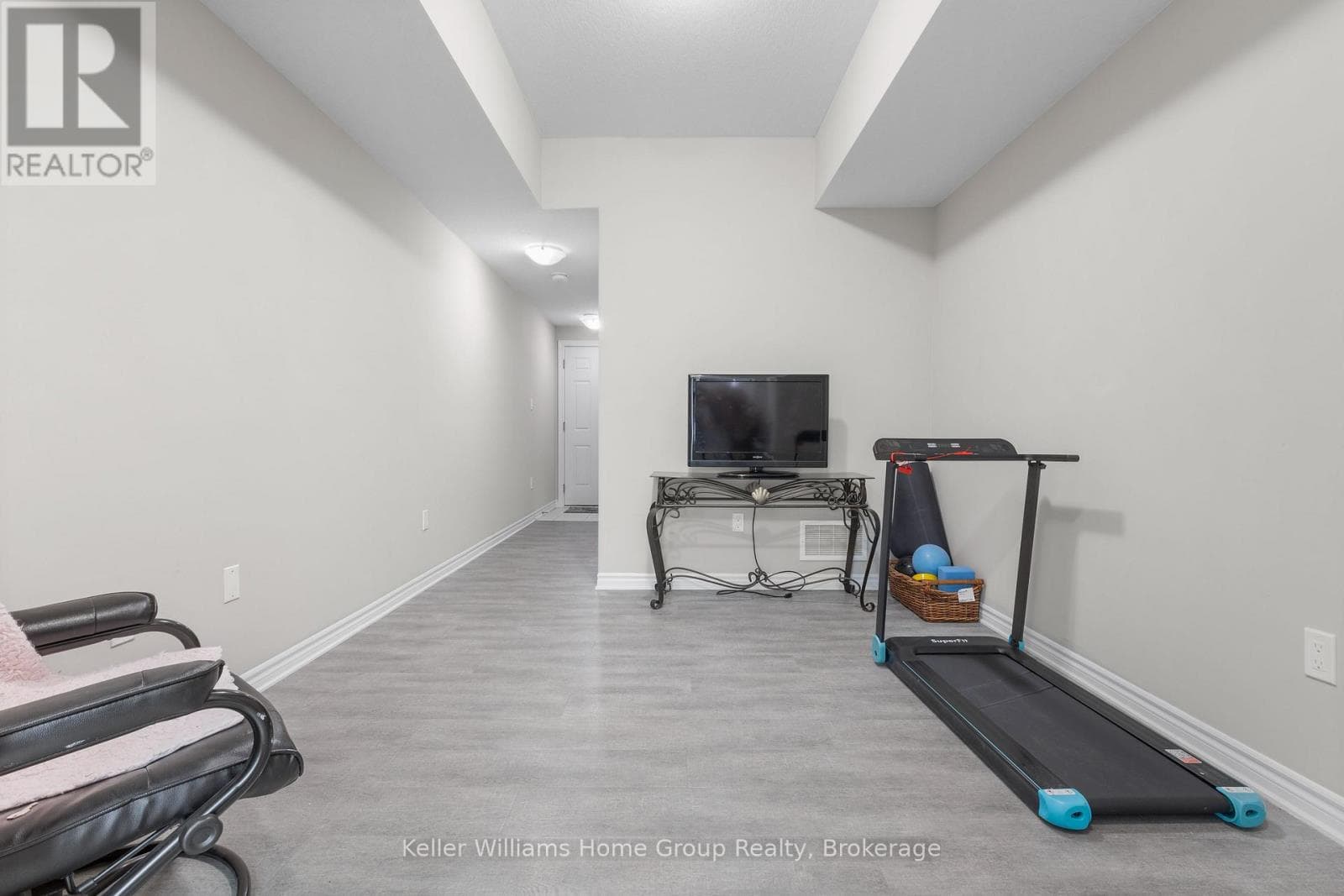 Single Family at 35- 107 Westra Drive, Guelph (Willow West/Sugarbush/West Acres), Ontario - Photo 3 - RE/MAX Garden City Realty