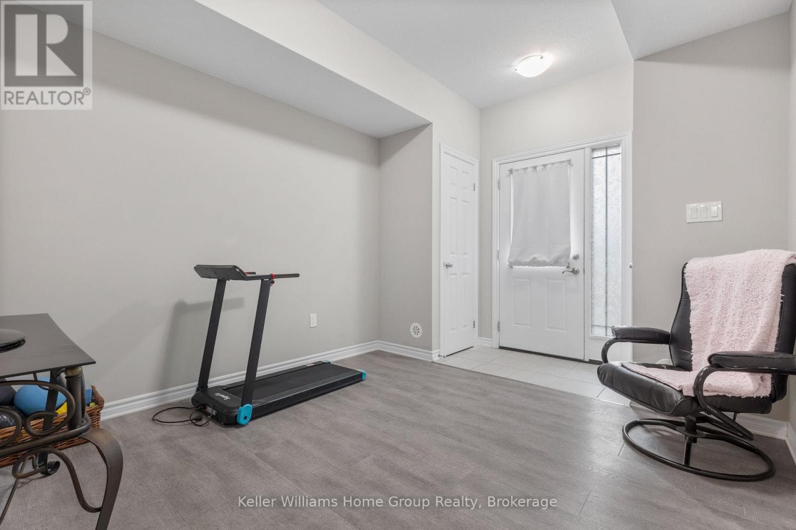 Single Family at 35- 107 Westra Drive, Guelph (Willow West/Sugarbush/West Acres), Ontario - Photo 4 - RE/MAX Garden City Realty
