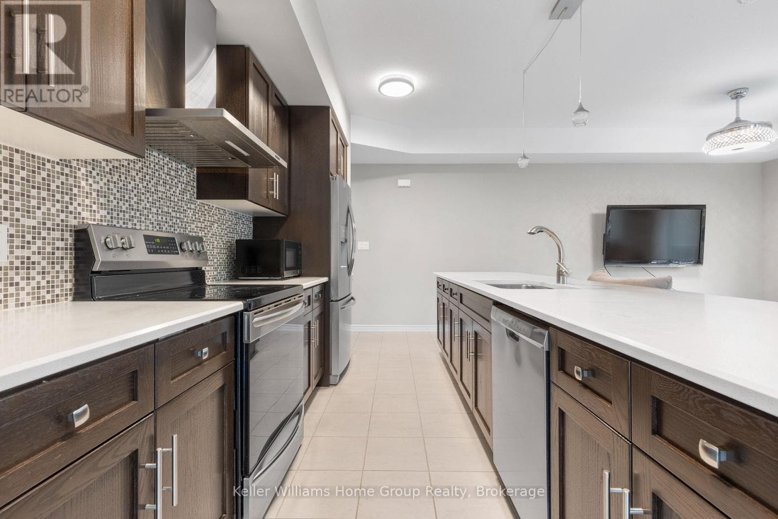 Single Family at 35- 107 Westra Drive, Guelph (Willow West/Sugarbush/West Acres), Ontario - Photo 5 - RE/MAX Garden City Realty