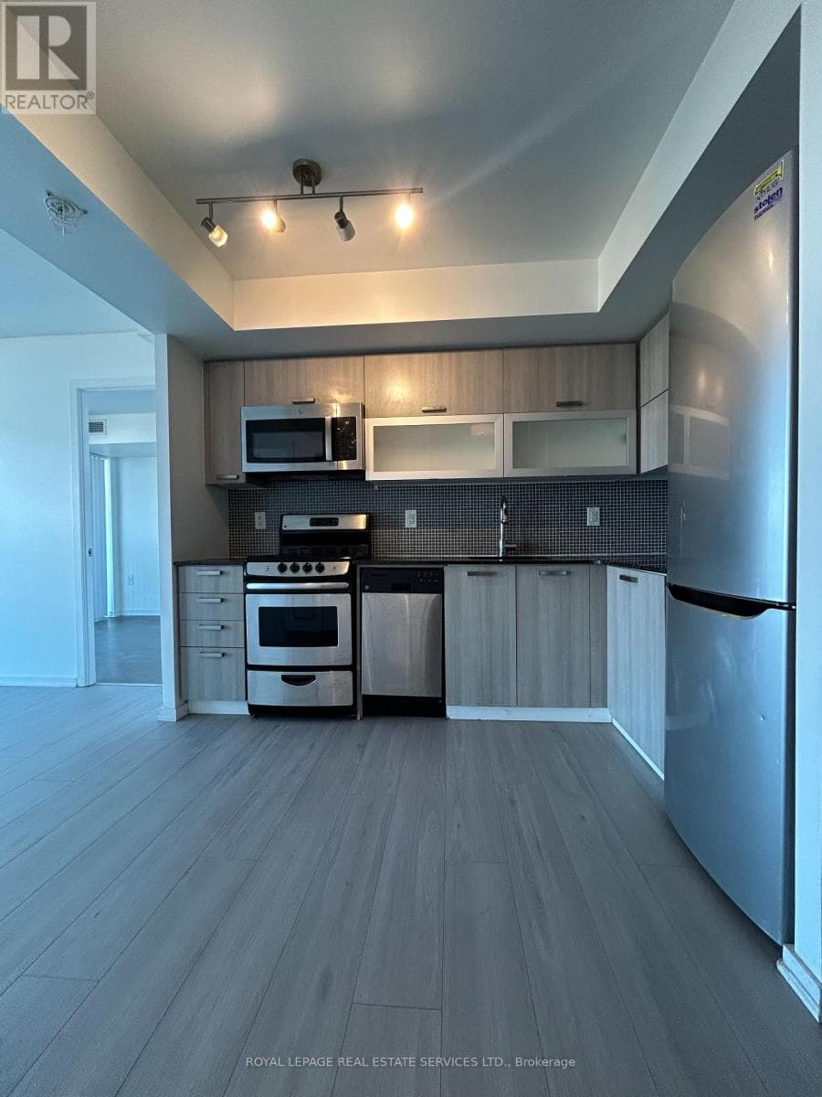 Single Family at 1816E- 36 Lisgar Street, Toronto (Little Portugal), Ontario - Photo 10 - RE/MAX Garden City Realty