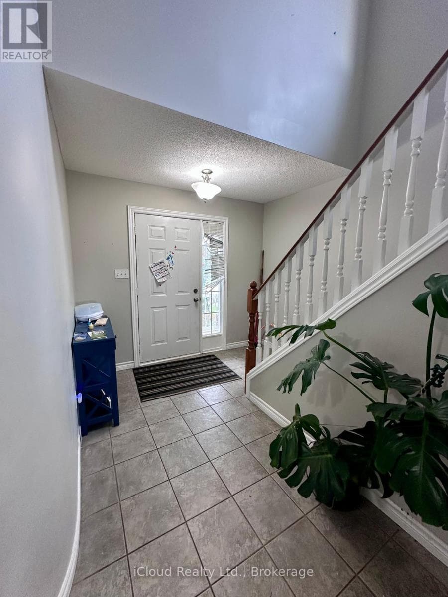 Single Family at 1577 Purser Street, London East (East D), Ontario - Photo 2 - RE/MAX Garden City Realty