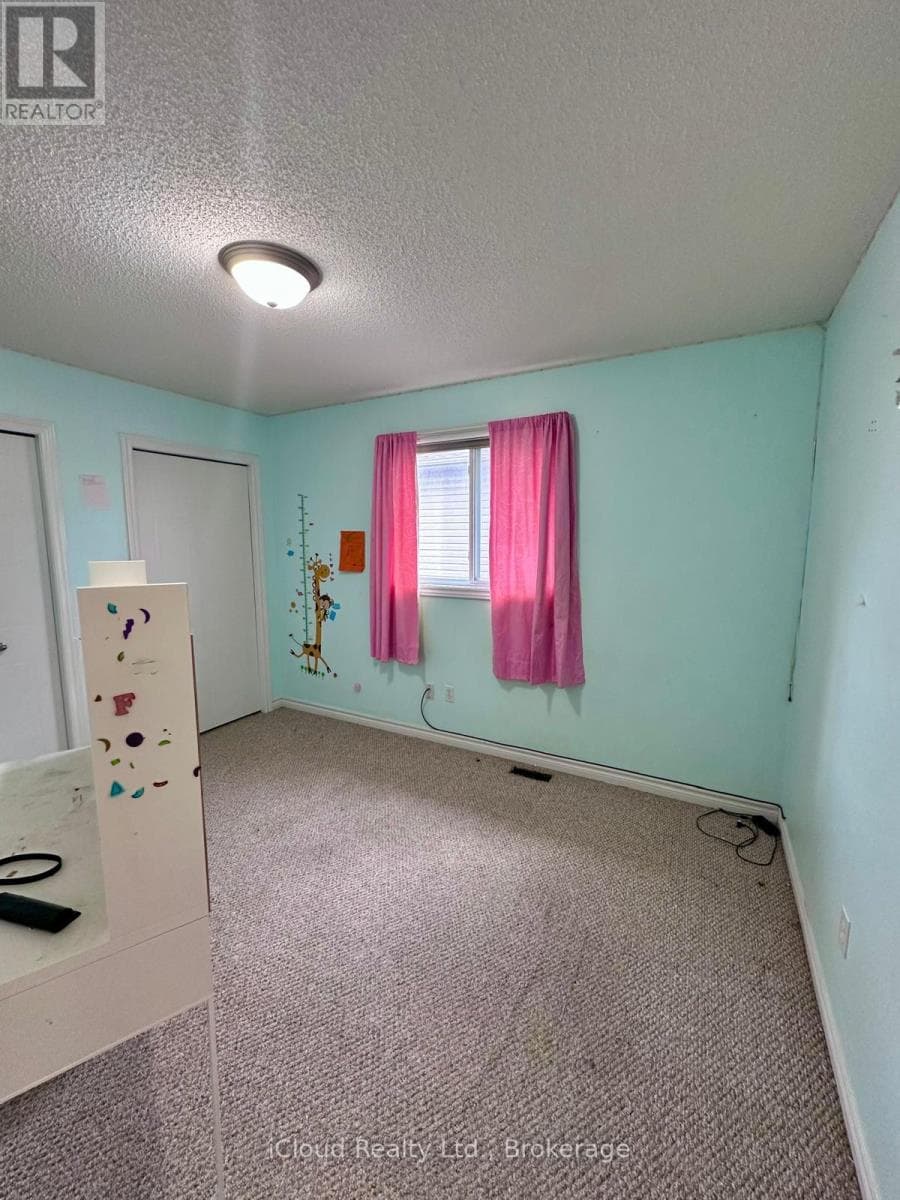 Single Family at 1577 Purser Street, London East (East D), Ontario - Photo 10 - RE/MAX Garden City Realty