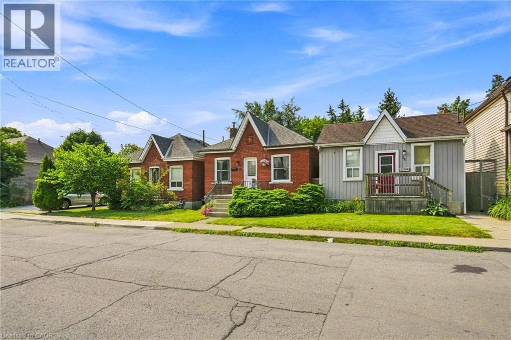 Single Family at 58 EDINBURGH Avenue, Hamilton, Ontario - Photo 8 - RE/MAX Garden City Realty